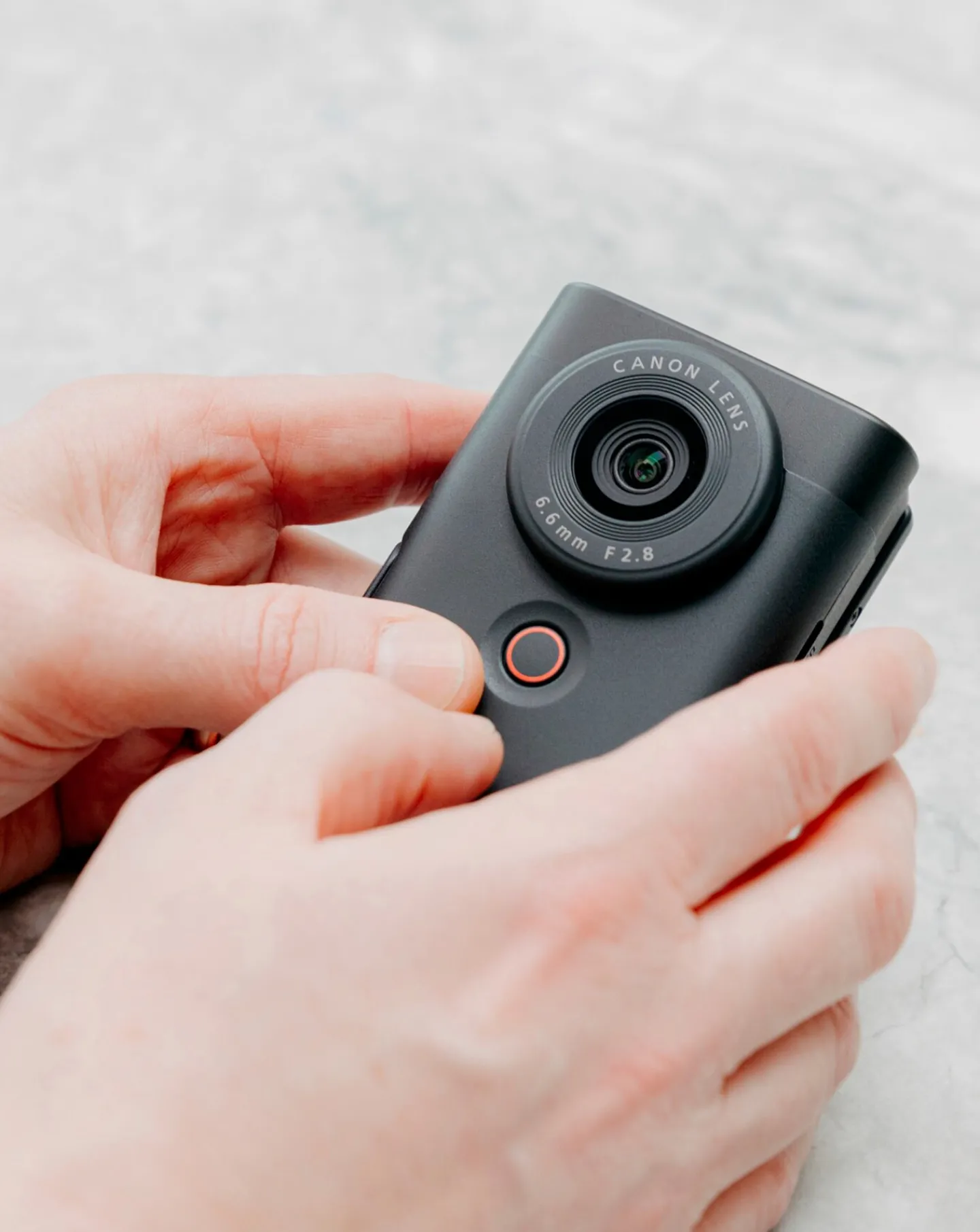 Canon PowerShot V10 Video Camera Vlogging Kit -