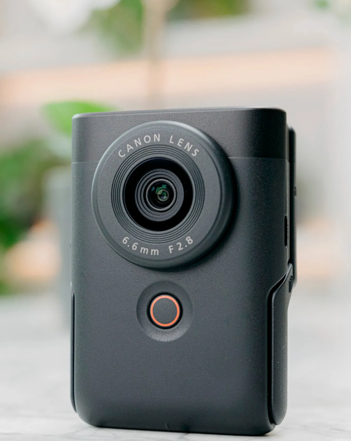 Canon PowerShot V10 Video Camera Vlogging Kit -
