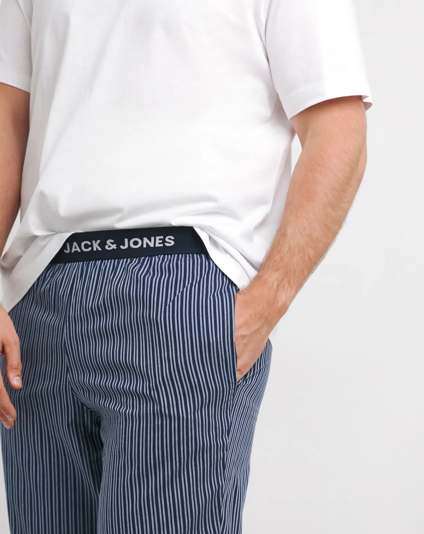 JACK & JONES Jack & Jones T-Shirt And Woven Pants PJ Set