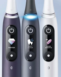 Oral B Oral-B iO8 Black Electric Toothbrush with Travel Case