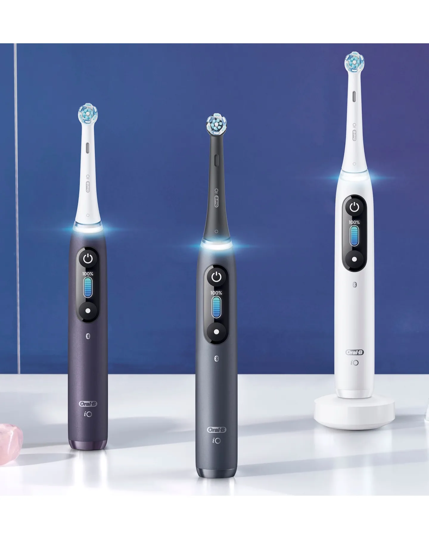 Oral B Oral-B iO8 Black Electric Toothbrush with Travel Case