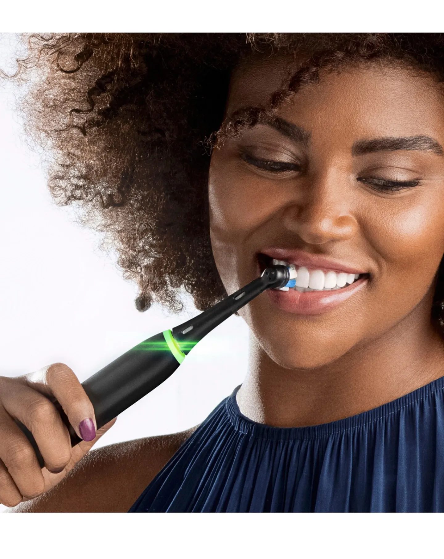 Oral B Oral-B iO4 Black with Travel Case