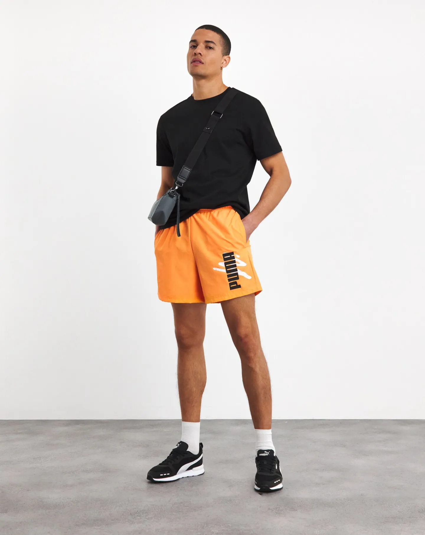 Puma Essentials Logo Lab Woven 5" Shorts