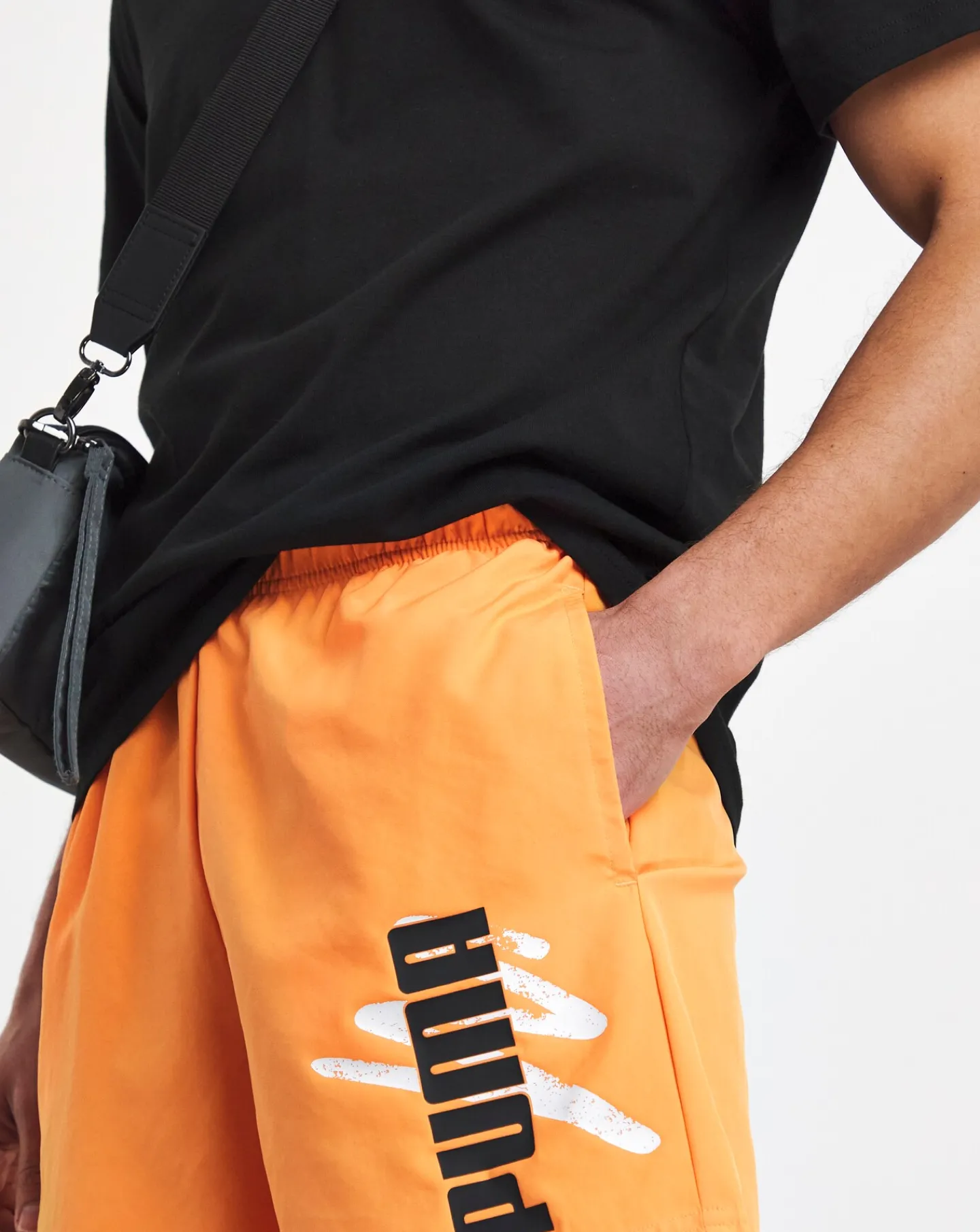 Puma Essentials Logo Lab Woven 5" Shorts