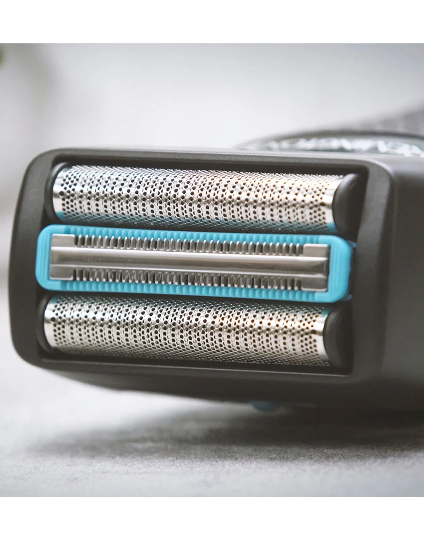 Remington F6 Series Foil Shaver Aqua