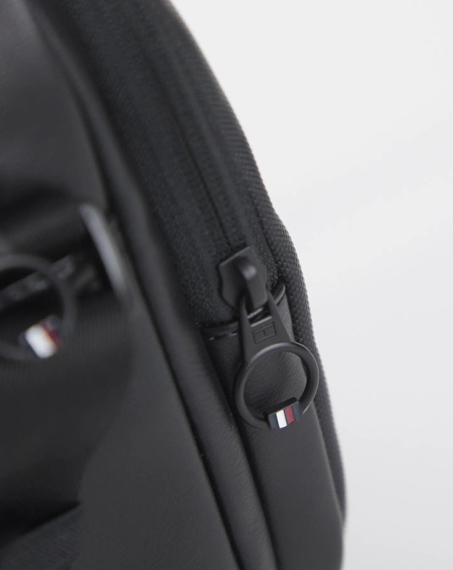Tommy Hilfiger Foundation Pique Mini Reporter Bag