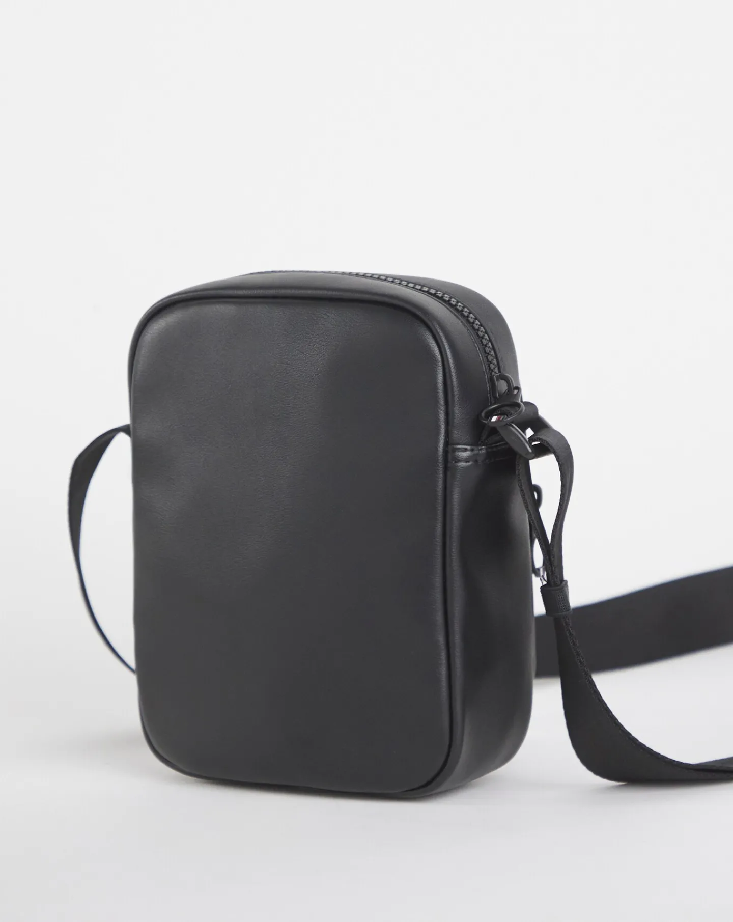 Tommy Hilfiger Foundation Pique Mini Reporter Bag